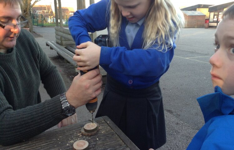 Image of Environment Club - Using wood to create jewellery 