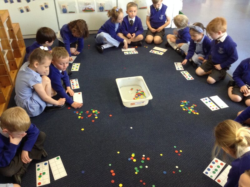 Image of Working together to make 'teen' numbers
